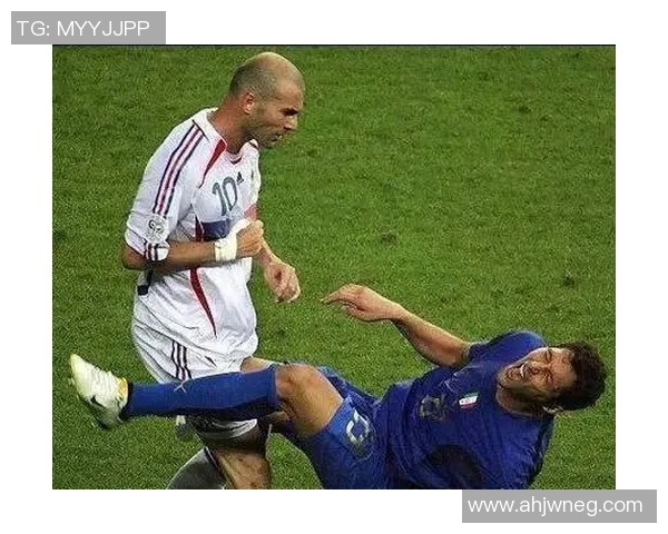 足球明星的精彩瞬间与犯规集锦揭示运动的另一面